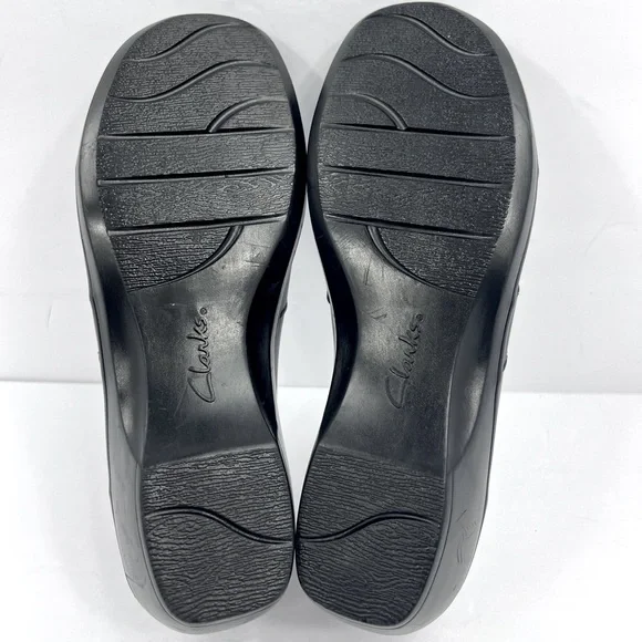 CLARKS, ULTIMATE COMFORT TECHNOLOGY, WOMEN’S MAY MARIGOLD BLACK SLIP-ONS, SIZE 8 - Picture 6 of 13